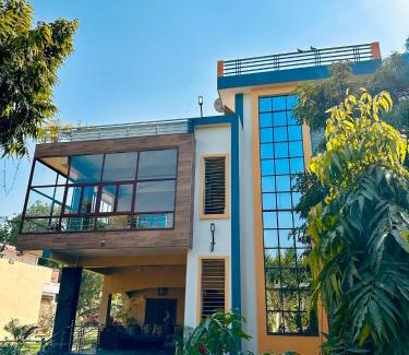 Varanasi Villa | Kaashi Flora: Premier 5-Bedroom Villa for Families & Pets