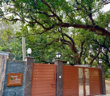 Varanasi Villa | Exceptional Stay at Kaashi Flora - Pet & Child Friendly