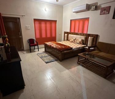 Varanasi Villa | Exceptional Stay at Kaashi Flora - Pet & Child Friendly