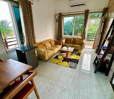 Varanasi House | Modern Suite at Kaashi Flora: Guest Rated 10/10, Pet Friendly
