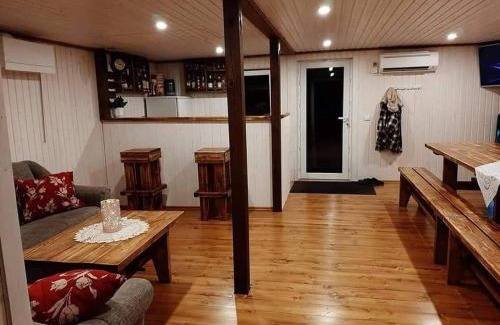 Haapsalu Apartment | Discover Kaasiku Peamaja: Ideal for Families and Pets