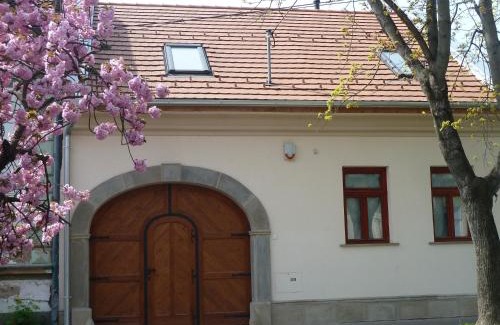 Vac Apartment | Discover Kabóca Vendégház: Family-Friendly 4-Star Retreat