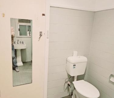 Doonside House | Family-Friendly Kaban Power 6: Comfortable Stay Awaits