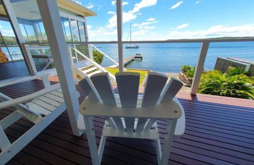 Sunshine House | Pet-Friendly Kabine Waterfront Lakehouse in Sunshine