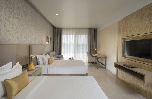 Vadodara Hotel | Discover Kabir Hotel & Spa: Relaxing Pool and Spa Retreat