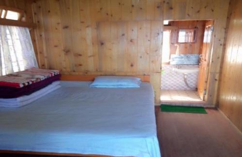 Lebong and Mineral Spring Tea Garden House | Cozy Kabiraj Homestay: Pet and Child-Friendly Retreat