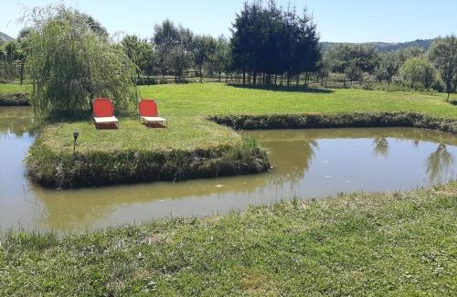 Praid Apartment | Oceanfront Kacsó Apartma: Guest Rated 9.6/10 with Hot Tub