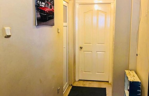 Kadikoy Apartment | Convenient Kadıköy Retreat: Steps to Boğa with Pet-Friendly Stay