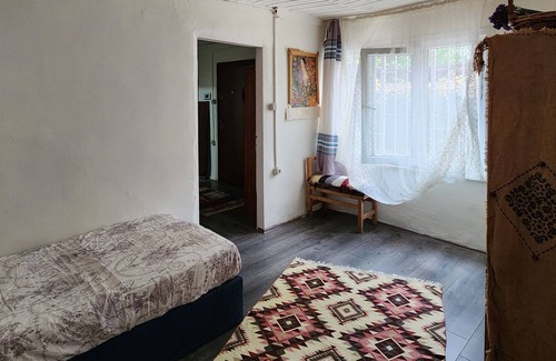 Rasimpasa House | Kadıköy Rasimpaşa-Tarihi Yeldeğirmeni / Müstakil Küçük Ev / Küçük Özel Oda