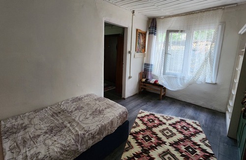 Rasimpasa House | Kadıköy Rasimpaşa-Tarihi Yeldeğirmeni / Müstakil Küçük Ev / Küçük Özel Oda