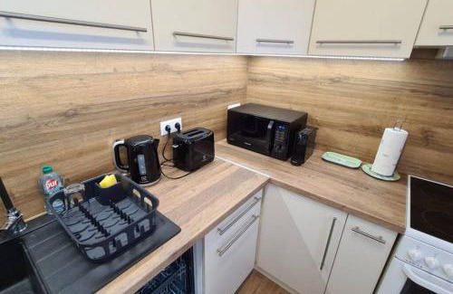 Szekszard Apartment | Inviting Kadarka Apartman in Szekszárd with Breakfast