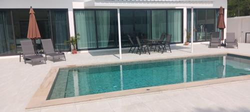 Maret Villa | Oceanfront Kadena Villa - Guest Rated 9.3 with Pool