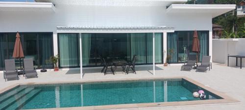 Maret Apartment | Oceanfront Kadena Villa: Guest Rated 9.8 with Pool Access