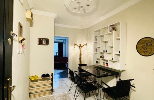 Kadikoy Apartment | Charming Kadıköy Historical Apartment - Pet & Child Friendly