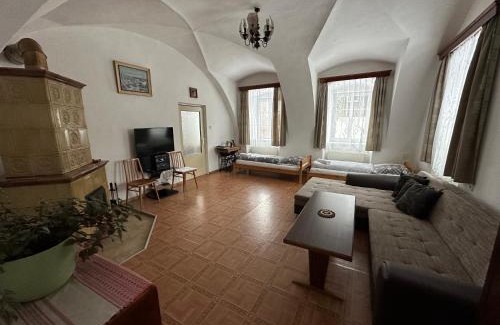Kadov Apartment | Pet-Friendly Kadovský dvůr: Guest Rated 9/10 for Families