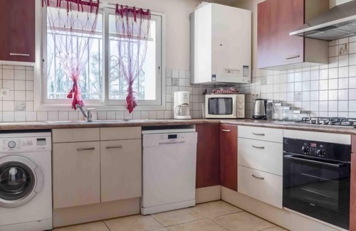 Behobie Apartment | Cozy Apartment Kafartenea in Saint-Jean-de-Luz for 4