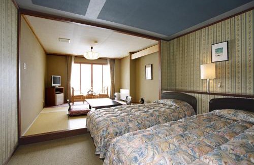 Ubaranai Hotel | Discover Kagariya: Family-Friendly Retreat with Dining