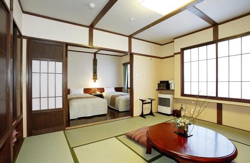 Ubaranai Hotel | Discover Kagariya: Family-Friendly Retreat with Dining