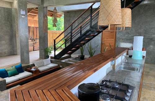 Alegria House | Family-Friendly Kaha Island Stay with 9/10 Guest Rating