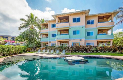 Kahaluu Bay Apartment | Experience Kahalu'u Beach Villas 1-203 with Pool & Hot Tub