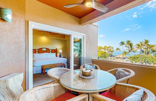 Kahaluu Bay Apartment | Experience Kahalu'u Beach Villas 1-203 with Pool & Hot Tub