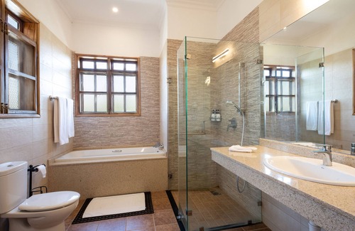 Arusha House | Discover Kahawa House: Poolside Relaxation & Family Fun
