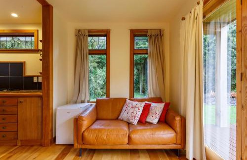 Franz Josef Glacier Hotel | Discover Kahere Retreat: Top-Rated Getaway with Hot Tub