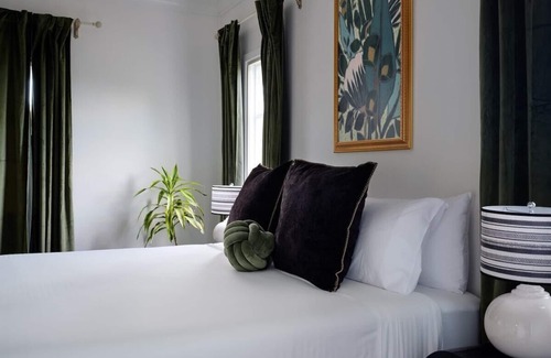 Wailuku Bed & Breakfast | Kahili Suite: Your Wailuku Getaway with Free Breakfast