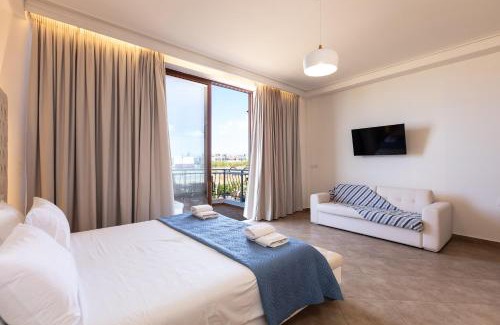 Analipsi Apartment | Pet-Friendly Kahlua Bay Apartments with Oceanfront Views