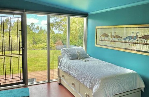Apollo Bay House | Dog-Friendly Retreat at Kahmahnee, Apollo Bay Awaits!