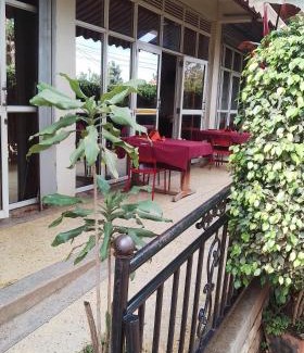 Kampala Hotel | Kahondo buffalo hotel and apartments