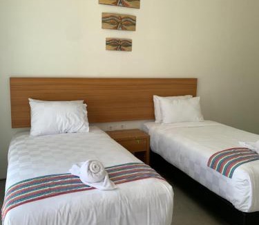 Sekongkang Bed & Breakfast | Kahurangi Hotel: Guest Rated 9/10 with Ocean View Pool