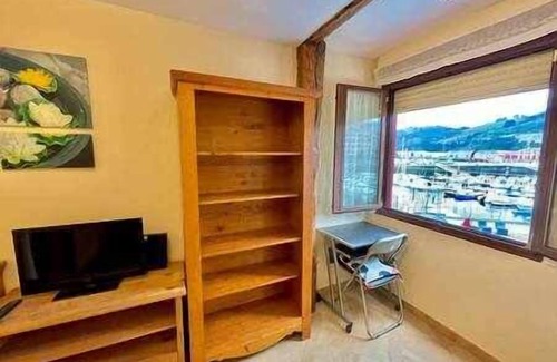 Bermeo Apartment | Oceanfront Suite at Kai Etxea in Bermeo's Vibrant Harbor