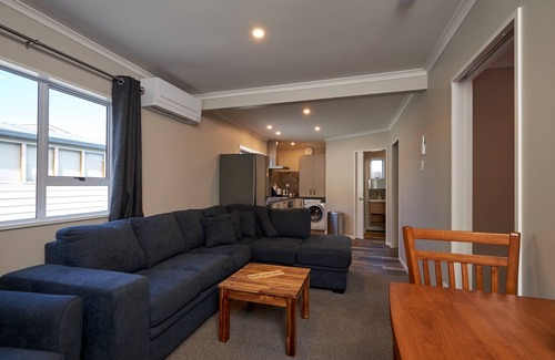 South Bay House | Unforgettable Kaikoura Fishing Retreat for Family Fun