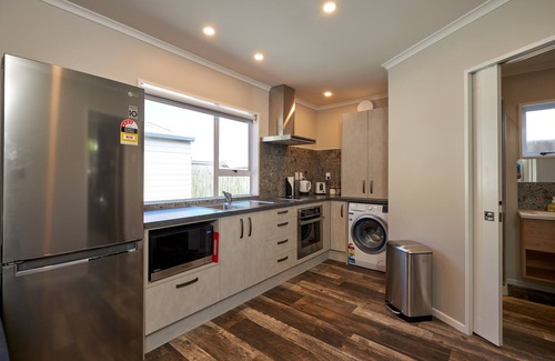 South Bay House | Unforgettable Kaikoura Fishing Retreat for Family Fun