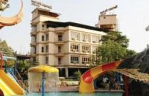 Lonavala Hotel | Budget-Friendly Comfort at Kailash Parbat Hotel