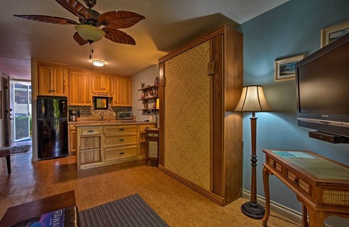 Historic Kailua Village Apartment | Cozy Kailua Studio with Pool Access & Beautiful Garden Views