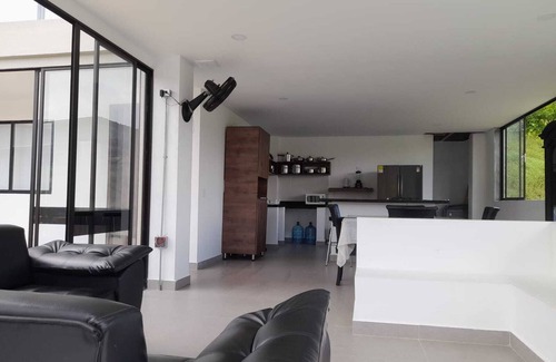 Sopetran House | Experience Kairos: Pool, Jacuzzi & Scenic Deck in Sopetrán