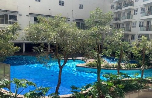 Cimahi Apartment | Guest Rated: Kaisar'Room with Pool & Pet-Friendly Amenities