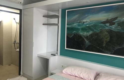 Cimahi Apartment | Guest Rated: Kaisar'Room with Pool & Pet-Friendly Amenities