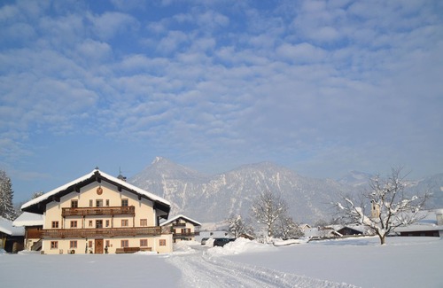 Niederaudorf Apartment | Relax at Kaiserblick: Charming Apartment with Mountain Views