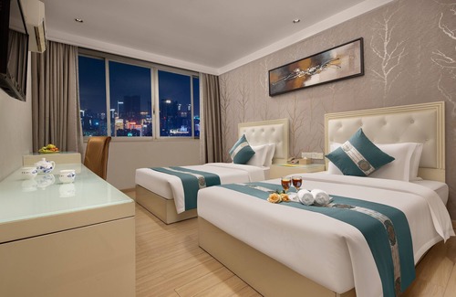 Huadu Hotel | Convenient Kaiserdom Hotel Near Airport with Pool & Spa