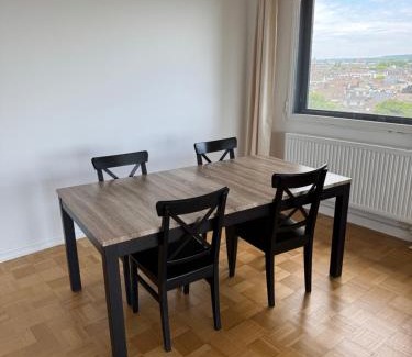 Stadtbezirke 01 Apartment | Discover KaiserLoft: Central Location Near Messe