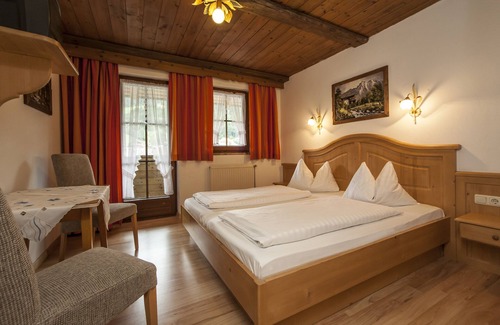 Oberndorf in Tirol House | Cozy Kaiserpension Müllnerhof with Family-Friendly Amenities