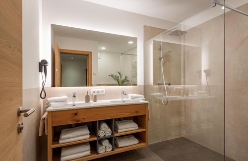Ellmau Apartment | Stunning Kaiserresidenz Ellmau: Oceanfront & Family-Friendly
