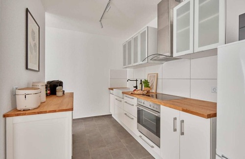 Kaiserslautern Apartment | Experience Bella: A Unique Expressionist Hotel Stay