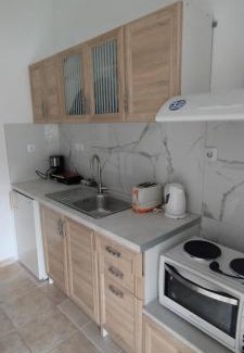 Koukounaries House | Top-Rated Kaiti Studios 1: A Guest Favorite at 9.2/10