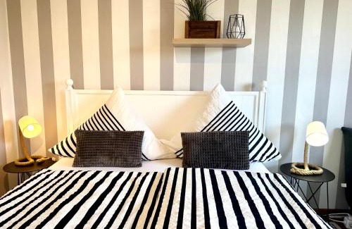 Groemitz Apartment | Discover Kajüte 11 Grömitz: Pet-Friendly Oceanfront Escape