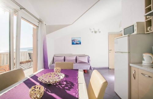 Seget Donji Apartment | Beachside Bliss at Kaja - Perfect for Families and Relaxation
