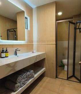 Taman Sri Reko Villa | Inviting Kajang Pool Party Villa with Oceanfront Views